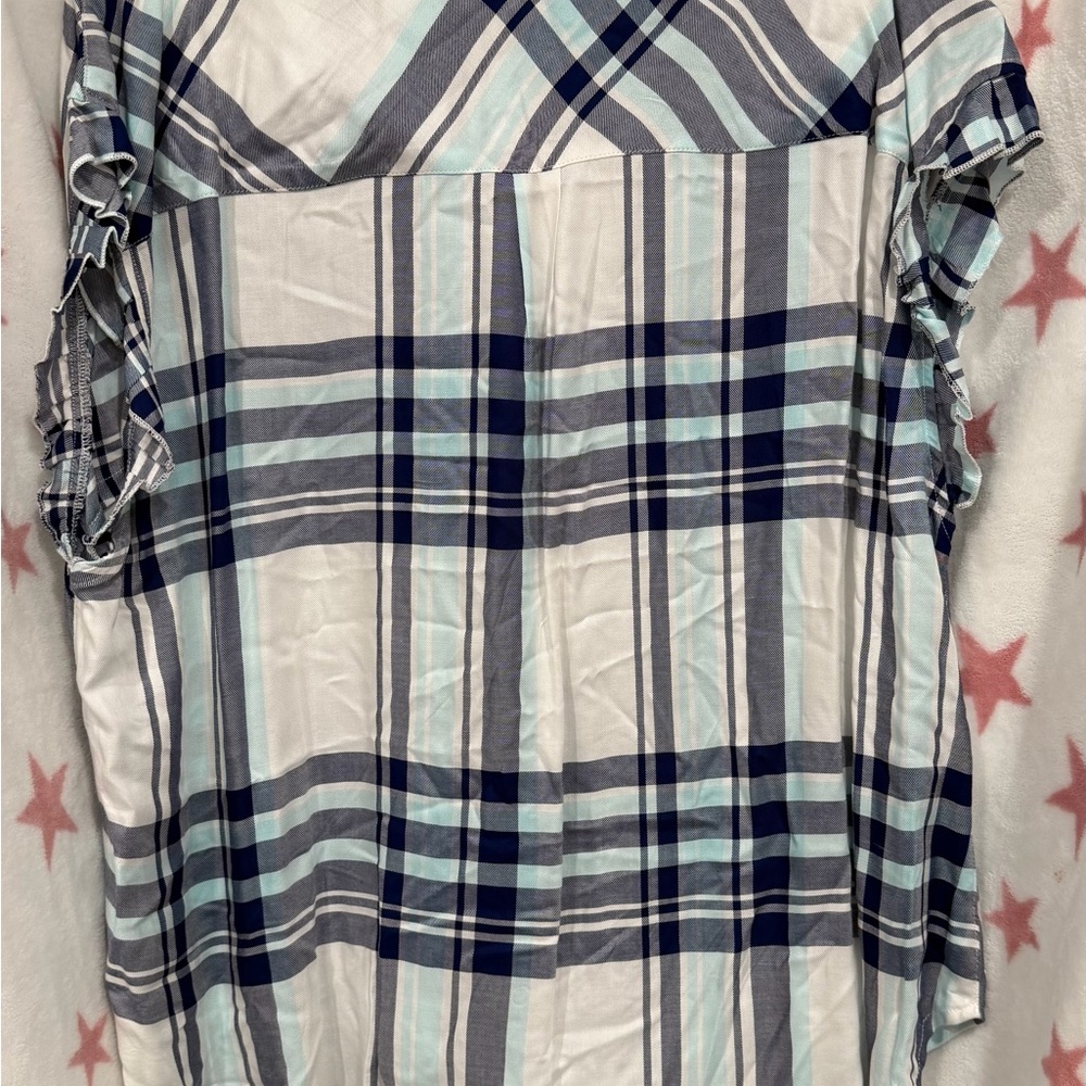 COMO VINTAGE 2X. Blue and White Plaid Button-Front Tie Hem Shirt - Picture 2 of 3